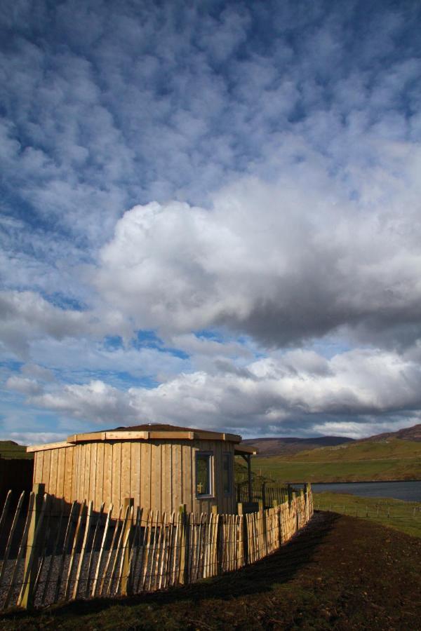 Skye Cabins Skeabost Exterior foto